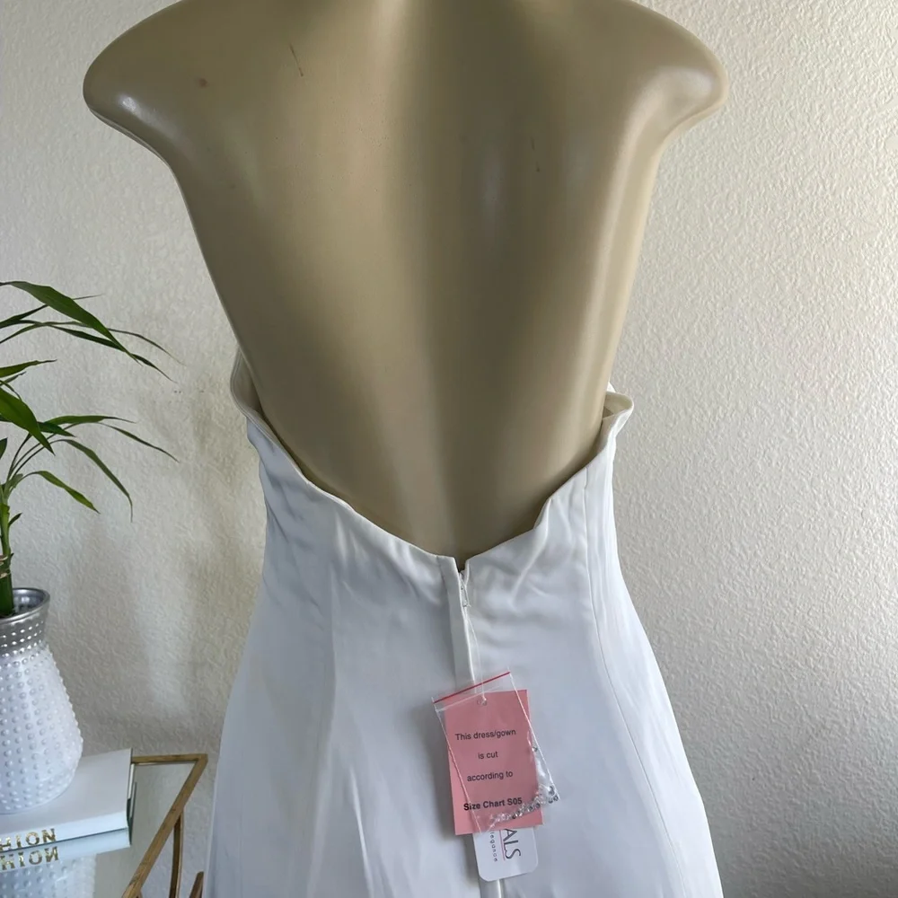 Wedding dress - Picture 9 of 13